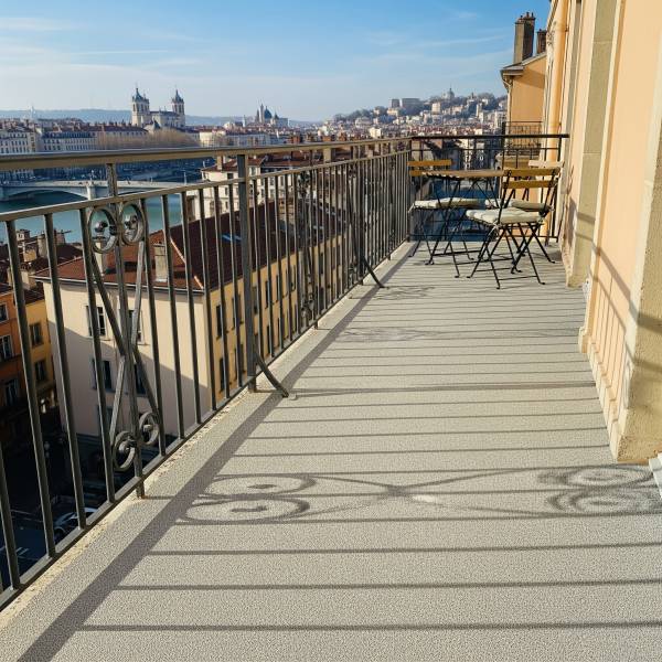 Spécialiste de l'étanchéité balcon extérieure pour une maison ancienne à Lyon